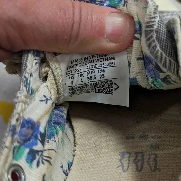 Converse Shoreline Sneakers / 6 - Picture 4 of 10